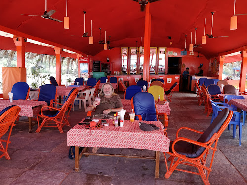 Xavier's Beach Cafe and Karaoke Pub, Bars in Baga