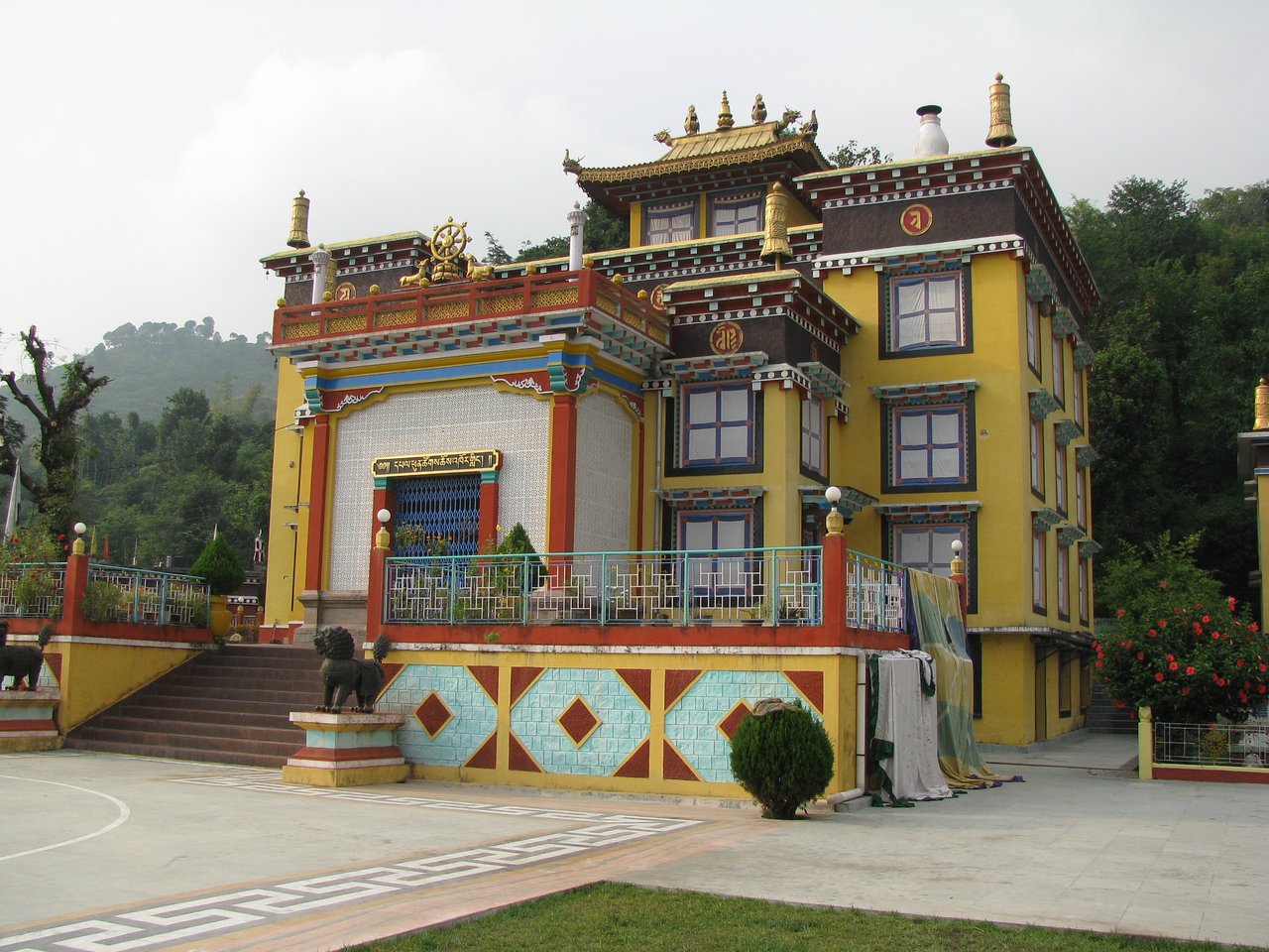 tashi jong monastery palampur