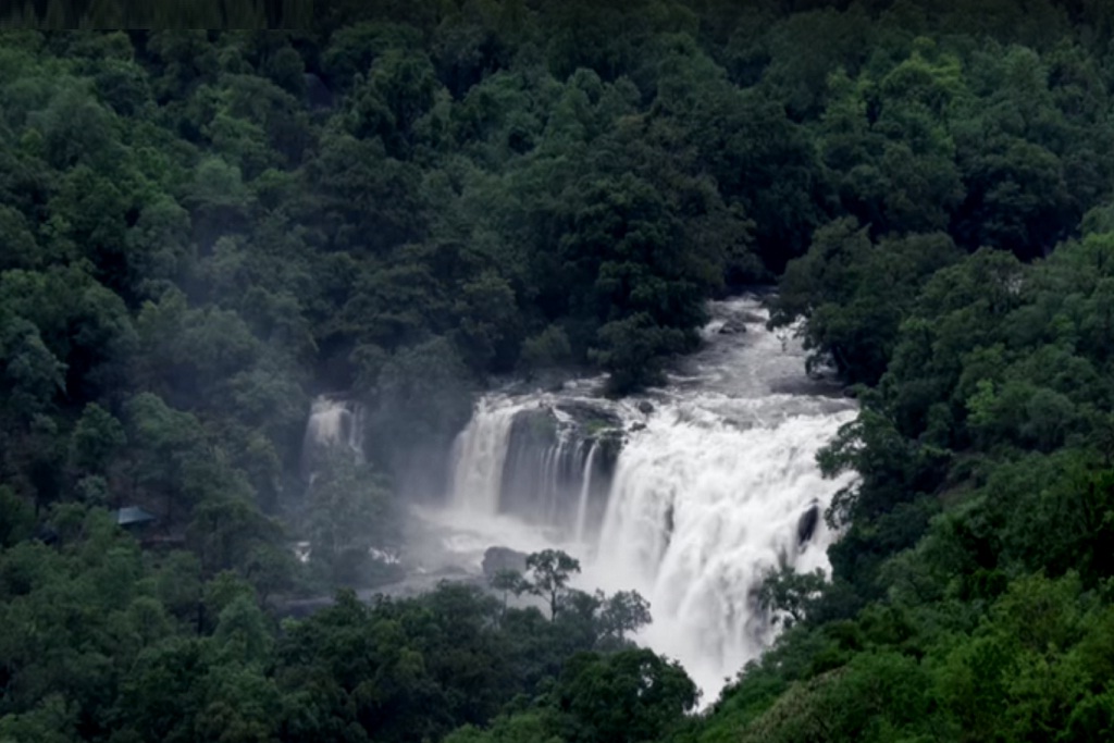 thoovanam falls in kerala feature