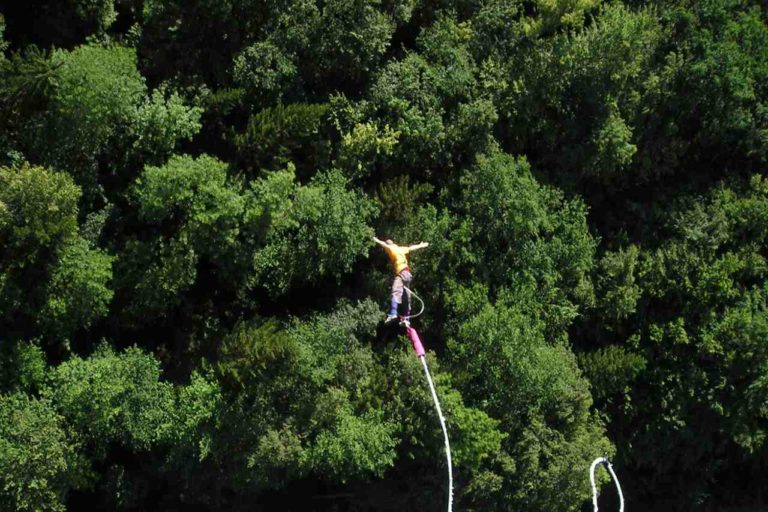 Best Places For Bungee Jumping In India, Cost & Timings – Yatrigann